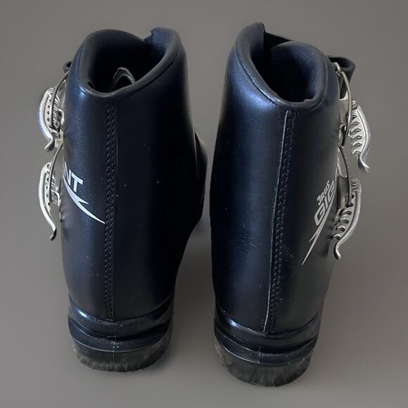 JRUS Vintage Cross Country Ski Boots GIGANT EU41 US7 Black Leather Sports Gear